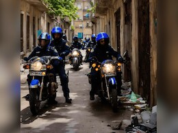 अयोध्या: श्रद्धालुओं से अधिक पैसे वसूलने पर 'बाइकर्स गैंग' पर पुलिस का एक्शन,  30 बाइक भी जब्त अयोध्या: श्रद्धालुओं से अधिक पैसे वसूलने पर 'बाइकर्स गैंग' पर पुलिस का एक्शन,  30 बाइक भी जब्त