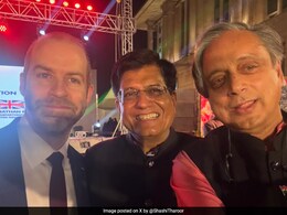 Shashi Tharoor : नेमकं काय चाललंय? शशी थरुर यांच्या पीयुष गोयलांसोबतच्या सेल्फीनं चर्चेला उधाण Shashi Tharoor : नेमकं काय चाललंय? शशी थरुर यांच्या पीयुष गोयलांसोबतच्या सेल्फीनं चर्चेला उधाण