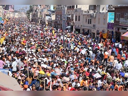 अयोध्या में भी उमड़ा श्रद्धालुओं का सैलाब, 25 किलोमीटर पहले ही रोक दी गई गाड़ियों की एंट्री