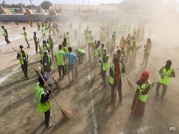 15,000 Workers Attempt World Record For Cleanliness Drive At Maha Kumbh 15,000 Workers Attempt World Record For Cleanliness Drive At Maha Kumbh