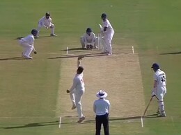 VIDEO: सूर्यकुमार यादव से लोग लगा रहे थे छक्के-चौके की उम्मीद, इस गेंदबाज ने पहले ही गेंद पर कर दिया बत्ती गुल VIDEO: सूर्यकुमार यादव से लोग लगा रहे थे छक्के-चौके की उम्मीद, इस गेंदबाज ने पहले ही गेंद पर कर दिया बत्ती गुल