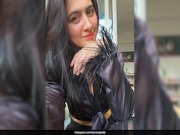 Sanjeeda Shaikh's Blushed And Radiant Makeup Is Classic Minimal Glam Sanjeeda Shaikh's Blushed And Radiant Makeup Is Classic Minimal Glam