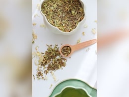 सुबह-सुबह खाली पेट सौंफ खाने से क्या होता है? फायदे जानकर रह जाएंगे हैरान सुबह-सुबह खाली पेट सौंफ खाने से क्या होता है? फायदे जानकर रह जाएंगे हैरान