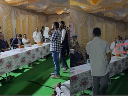 Rajasthan: जहरीले पानी की बोतल लेकर DM के पास पहुंचा युवक, हाथ जोड़कर बोला- अब और बर्दाश्त नहीं होता Rajasthan: जहरीले पानी की बोतल लेकर DM के पास पहुंचा युवक, हाथ जोड़कर बोला- अब और बर्दाश्त नहीं होता