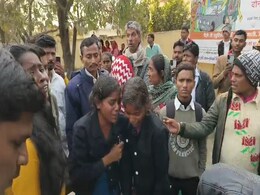 सर, अंदर जाने दीजिए...  कुछ मिनट लेट हुए तो 10वीं के एग्जाम में नहीं मिली एंट्री, बिहार में लड़कियों का रो-रोकर बुरा हाल सर, अंदर जाने दीजिए...  कुछ मिनट लेट हुए तो 10वीं के एग्जाम में नहीं मिली एंट्री, बिहार में लड़कियों का रो-रोकर बुरा हाल