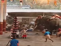 केरल : मंदिर में उत्सव के दौरान बेकाबू हुए हाथी, भगदड़ में 3 की मौत; 36 घायल केरल : मंदिर में उत्सव के दौरान बेकाबू हुए हाथी, भगदड़ में 3 की मौत; 36 घायल