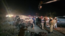 Road Accident : प्रयागराज मिर्जापुर हाईवे पर बस और बोलेरो के बीच भीषण टक्कर,&nbsp;10 श्रद्धालुओं की मौत, 19 घायल