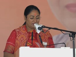 चेहरे पर मंद-मंद मुस्कान, सादगी-सौम्य और सरल है स्वभाव, मिलिए दिल्ली की नई मुख्यमंत्री रेखा गुप्ता से चेहरे पर मंद-मंद मुस्कान, सादगी-सौम्य और सरल है स्वभाव, मिलिए दिल्ली की नई मुख्यमंत्री रेखा गुप्ता से