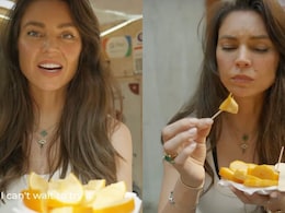 Watch: Celebrity Chef Sarah Todd Tries Iconic Fruit Kulfi In Old Delhi Watch: Celebrity Chef Sarah Todd Tries Iconic Fruit Kulfi In Old Delhi