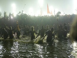 Another Big Day At Maha Kumbh, Lakhs Take Holy Dip At Crack Of Dawn Another Big Day At Maha Kumbh, Lakhs Take Holy Dip At Crack Of Dawn