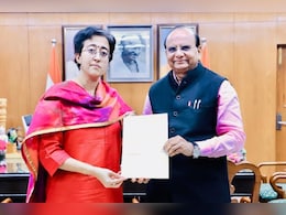 Atishi Resigns as Delhi CM: दिल्ली की सीएम आतिशी ने दिया इस्तीफा, उपराज्यपाल ने विधानसभा भंग की Atishi Resigns as Delhi CM: दिल्ली की सीएम आतिशी ने दिया इस्तीफा, उपराज्यपाल ने विधानसभा भंग की