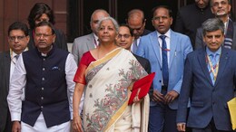 Nirmala Sitharaman : कौन हैं दुलारी देवी जिनकी भेजी साड़ी पहन निर्मला सीतारमण ने पढ़ा बजट
