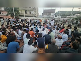 Rajasthan: स्कूली छात्राओं को मोबाइल देते, होटल बुला रेप करते, VIDEO बनाकर करते ब्लैकमेल; चौंकाने वाले खुलासे से ब्यावर में बवाल Rajasthan: स्कूली छात्राओं को मोबाइल देते, होटल बुला रेप करते, VIDEO बनाकर करते ब्लैकमेल; चौंकाने वाले खुलासे से ब्यावर में बवाल
