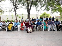 हर साल 500 लोगों को शादी के लिए 10 लाख रुपये देंगे जीत अदाणी, शादी से पहले लिया मंगल संकल्प हर साल 500 लोगों को शादी के लिए 10 लाख रुपये देंगे जीत अदाणी, शादी से पहले लिया मंगल संकल्प