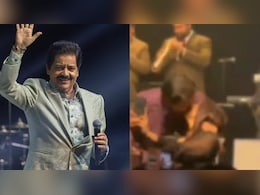 'शर्मनाक' लाइव कॉन्सर्ट के दौरान सेल्फी लेने आई फैन को उदित नारायण ने किया Kiss, वायरल वीडियो देख भड़के इंटरनेट यूजर्स  'शर्मनाक' लाइव कॉन्सर्ट के दौरान सेल्फी लेने आई फैन को उदित नारायण ने किया Kiss, वायरल वीडियो देख भड़के इंटरनेट यूजर्स