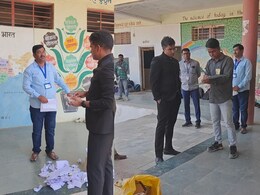 HSC Exam : संभाजीनगरमध्ये मास कॉपी प्रकरणात भयंकर प्रताप, खासगी कोचिंग क्लासचे शिक्षक परीक्षा केंद्रावर पर्यवेक्षक 