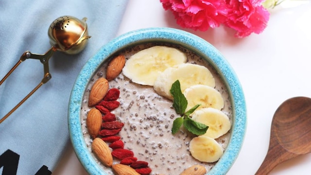 Chia seeds offer fibre and omega-3 fats, berries provide antioxidants and nuts add healthy fats