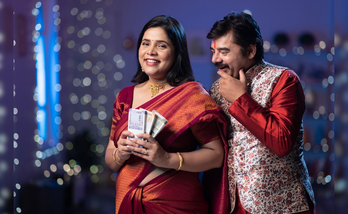 Yugal Suraksha Yojana: ए&zwj;क ही प्रीमियम पर पति -पत्&zwj;नी को  50 लाख रुपये तक का लाइफ इंश्योरेंस कवर, बोनस  और लोन जैसे कई फायदे