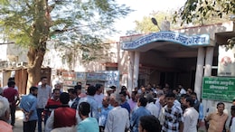 उदयपुर में चलती बस से सामने अचानक आया जानवर, बचाने की कोशिश में पलटी बस; 15 लोग अस्पताल में भर्ती
