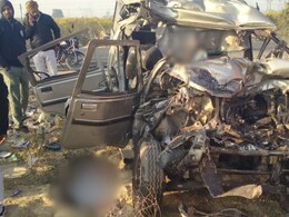10 Devotees Killed As Car Collides With Bus On Way To Maha Kumbh 10 Devotees Killed As Car Collides With Bus On Way To Maha Kumbh