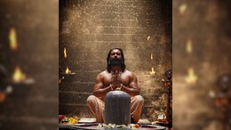 <i>Chhaava</i>: Vicky Kaushal's Film Receives Massive Love As Fans Pour Milk Over Posters And Perform <i>Aarti</i>