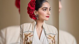 Sonam Kapoor Gets Emotional As She Walks The Ramp In Honour Of Late Rohit Bal
