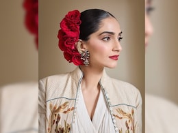 Sonam Kapoor Gets Emotional As She Walks The Ramp In Honour Of Late Rohit Bal