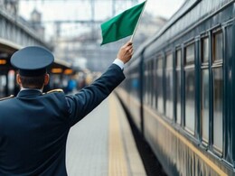 Success Story: किस्मत का खेल देखिए, कभी जिस स्टेशन पर करते थे जूते पॉलिस, उसी स्टेशन के बनें अधीक्षक, दिल छू लेगी संघर्ष की कहानी