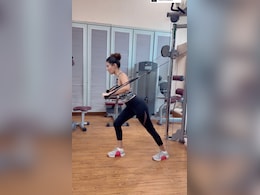 Power Through Your Fitness Goals With Amyra Dastur's Back And Shoulder Workout Power Through Your Fitness Goals With Amyra Dastur's Back And Shoulder Workout