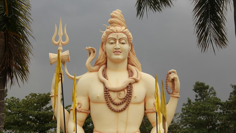 सावन के तीसरे सोमवार का शिवपुराण में भी है वर्णन, जानिए क्यों है आज का व्रत खास, कैसे करें पूजा संपन्न सावन के तीसरे सोमवार का शिवपुराण में भी है वर्णन, जानिए क्यों है आज का व्रत खास, कैसे करें पूजा संपन्न