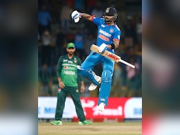 IND vs PAK: विराट कोहली ने सचिन तेंदुलकर का ऐतिहासिक रिकॉर्ड तोड़ते हुए वर्ल्ड क्रिकेट में मचाई खलबली IND vs PAK: विराट कोहली ने सचिन तेंदुलकर का ऐतिहासिक रिकॉर्ड तोड़ते हुए वर्ल्ड क्रिकेट में मचाई खलबली