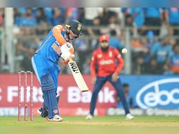 IND vs ENG: अभिषेक शर्मा भारतीय क्रिकेट के इतिहास में हो गए अमर, 10 छक्के और 5 चौके लगाकर पूरा किया शतक