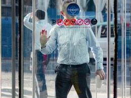 Reddit User Alleges CEO Made Late Comers Stand Outside Office Doors, Sparks Debate Reddit User Alleges CEO Made Late Comers Stand Outside Office Doors, Sparks Debate