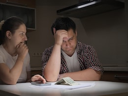 तलाक के बाद पति से मिले एलिमनी पर पत्नी को भी भरना होगा टैक्स? जानिए क्या कहता है कानून तलाक के बाद पति से मिले एलिमनी पर पत्नी को भी भरना होगा टैक्स? जानिए क्या कहता है कानून