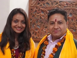 महाकुंभ वाली मोनालिसा की पहली इंटरनेशनल ट्रिप, लेटेस्ट तस्वीरों में दिखा स्टार्स जैसा लुक