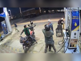 Watch: Bike-Borne Men Loot Petrol Pump At Gunpoint In Bihar, Flee With Rs 21,000 Watch: Bike-Borne Men Loot Petrol Pump At Gunpoint In Bihar, Flee With Rs 21,000