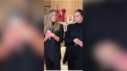 Selena Gomez And Jennifer Aniston Recreate Iconic <i>F.R.I.E.N.D.S</i> Scene. We Can't Even...