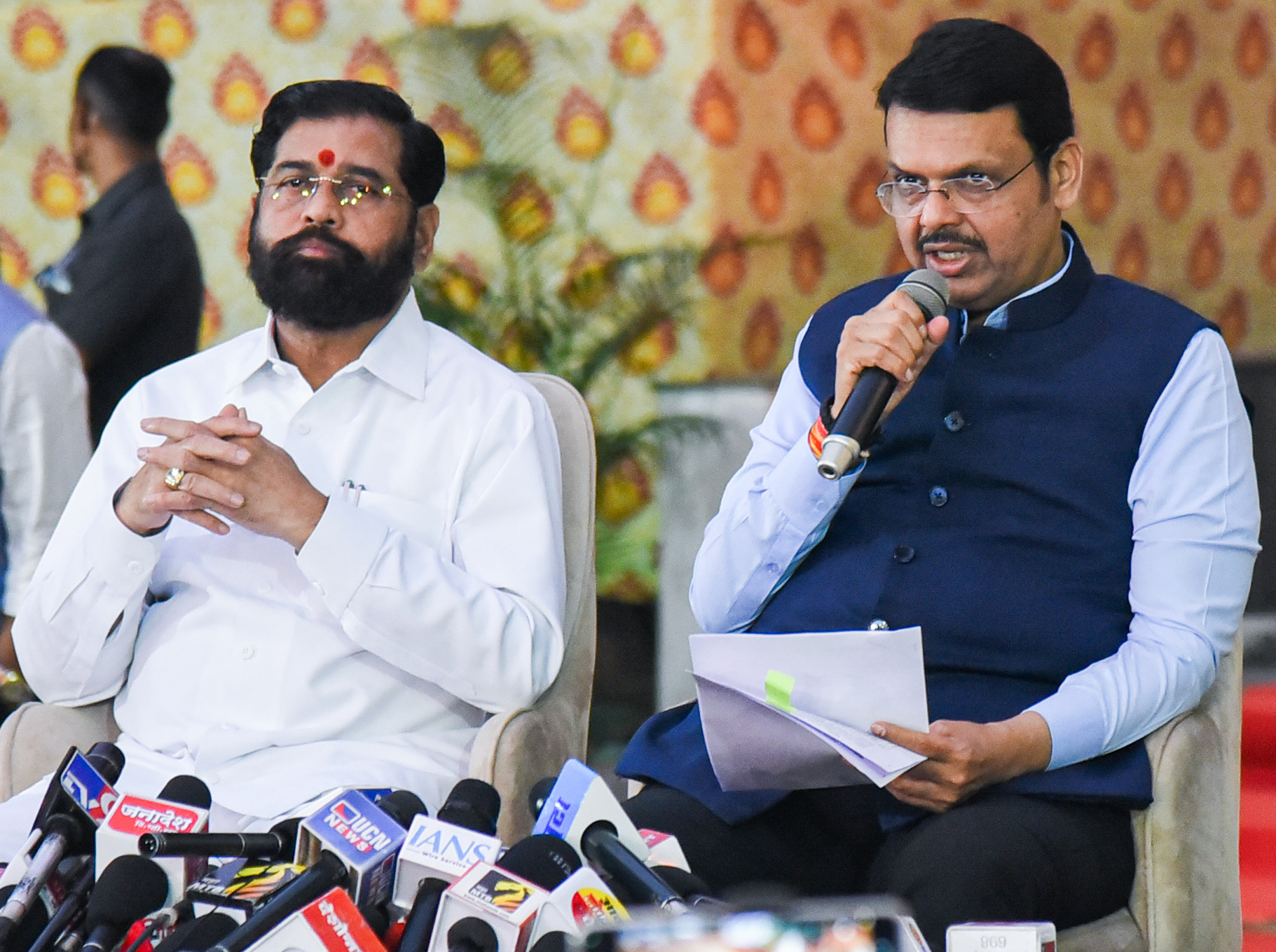 महाराष्ट्र में एक ही पद के लिए दो अफसरों की तैनाती, एक को CM तो दूसरे को डिप्टी CM ने किया नियुक्त