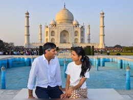 ब्रिटेन के पूर्व प्रधानमंत्री ऋषि सुनक ने सपरिवार किया ताजमहल का दीदार, यात्रा को बताया शानदार ब्रिटेन के पूर्व प्रधानमंत्री ऋषि सुनक ने सपरिवार किया ताजमहल का दीदार, यात्रा को बताया शानदार