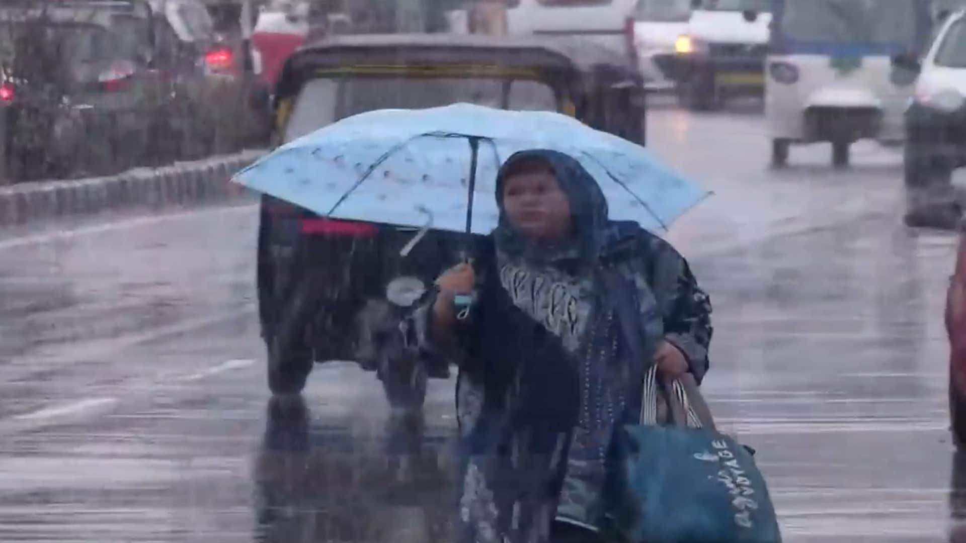 J&K, Himachal Battle Heavy Snow