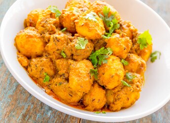 Love Dum Aloo? This Bengali-Style Recipe Will Be Your New Favourite Love Dum Aloo? This Bengali-Style Recipe Will Be Your New Favourite