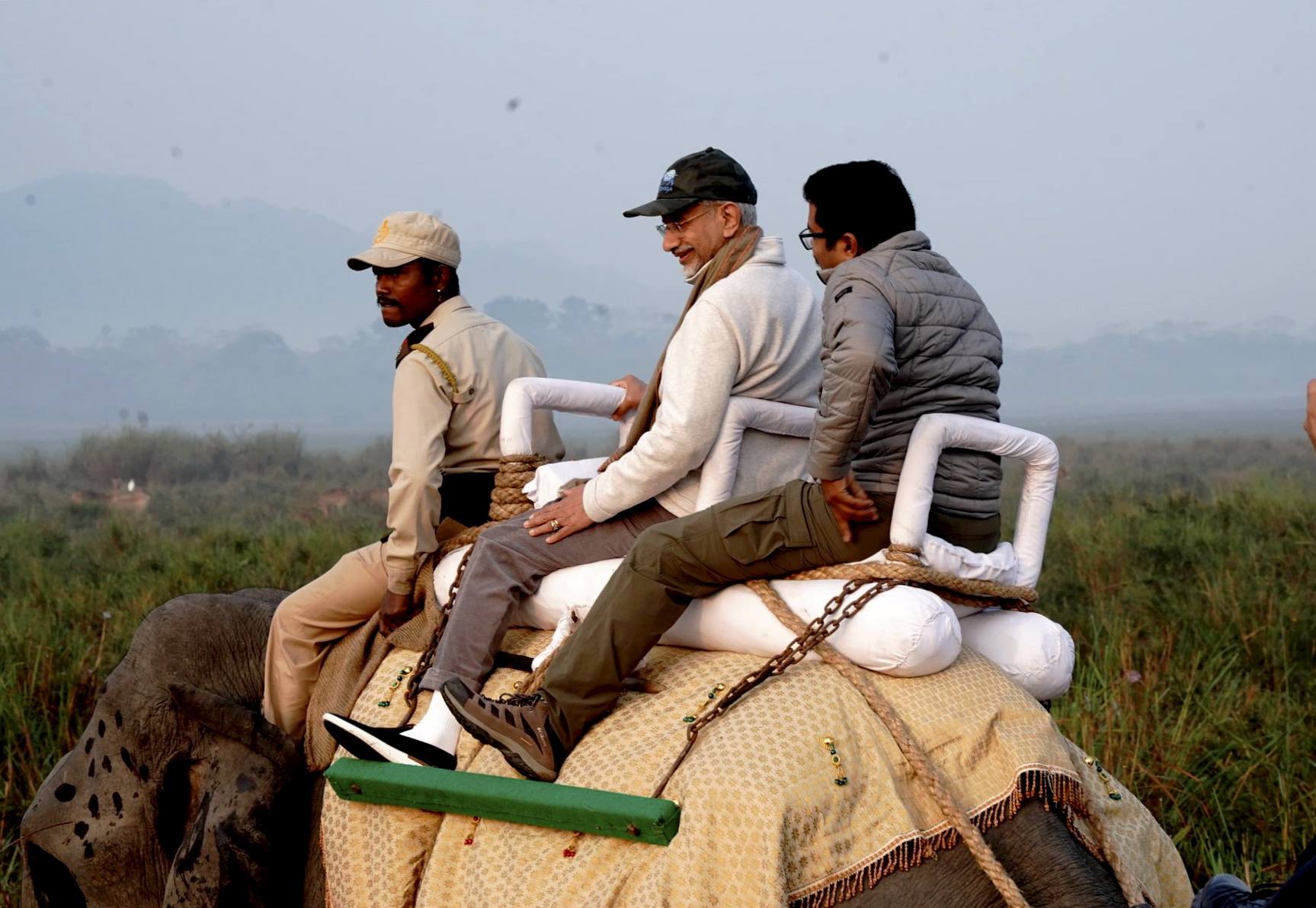 विदेश मंत्री जयशंकर ने काजीरंगा में उठाया जंगल सफारी का लुत्फ, 61 देशों के राजनियक भी रहे मौजूद