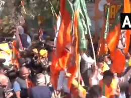 दिल्ली के चुनावी रण में हारे केजरीवाल और मनीष सिसोदिया, जीत के बाद गृह मंत्री शाह से मिलने पहुंचे प्रवेश वर्मा