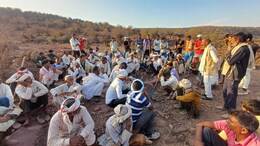 Bharatpur: सरकार ने नहीं बनवाई रोड तो ग्रामीणों ने खुद 12 KM लंबी सड़क बनाने का उठाया बीड़ा, हर घर से आगे आए दो-दो सदस्य