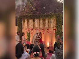 VIDEO: हो गई प्रियंका के भाई सिद्धार्थ चोपड़ा की शादी! नीलम उपाध्याय के साथ लिए सात फेरे VIDEO: हो गई प्रियंका के भाई सिद्धार्थ चोपड़ा की शादी! नीलम उपाध्याय के साथ लिए सात फेरे