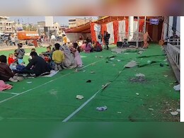 गंदगी में बैठने को मजबूर महाकुंभ जाने वाले श्रद्धालु, कटनी रेलवे स्टेशन पर लगाए टेंट में गंदगी का अंबार गंदगी में बैठने को मजबूर महाकुंभ जाने वाले श्रद्धालु, कटनी रेलवे स्टेशन पर लगाए टेंट में गंदगी का अंबार