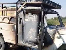 नागौर में चलती पिकअप में अचानक लगी आग, जिंदा जला ड्राइवर; देखे वीडियो     नागौर में चलती पिकअप में अचानक लगी आग, जिंदा जला ड्राइवर; देखे वीडियो