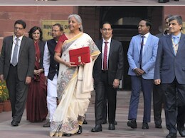 मधुबनी साड़ी में दिखीं निर्मला सीतारमण, पद्म पुरस्कार से सम्मानित दुलारी देवी ने की थी भेंट मधुबनी साड़ी में दिखीं निर्मला सीतारमण, पद्म पुरस्कार से सम्मानित दुलारी देवी ने की थी भेंट