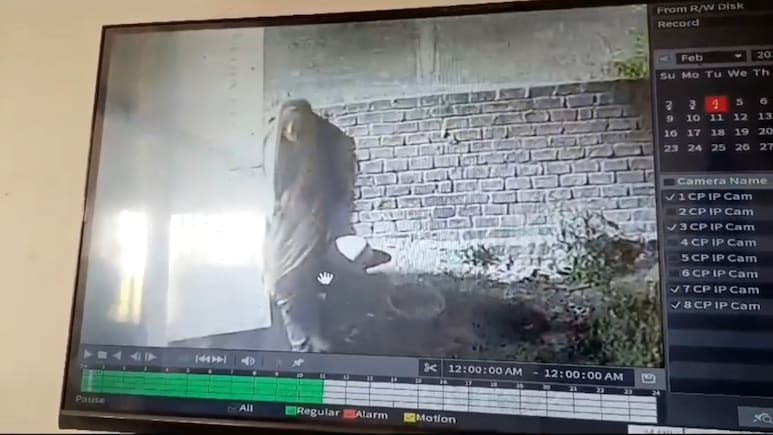 Ujjain Crime: साड़ी पहनकर की पेट्रोल पंप पर चोरी, क्राइम पेट्रोल देख ऐसे बनाई योजना... सीसीटीवी से हुआ खुलासा