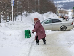 Why Shoveling Snow Is Japan's Newest Tourist Attraction (And Why Tourists Love It)